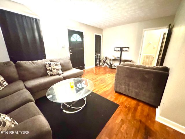 719 E Emerald Ave, Knoxville, TN 37917