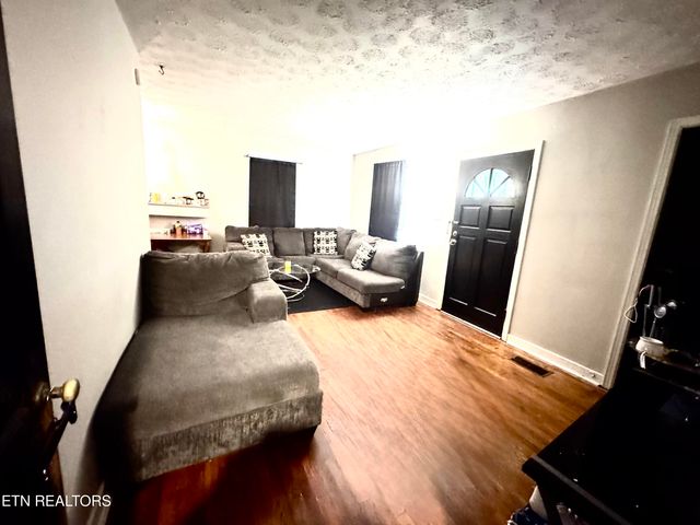 719 E Emerald Ave, Knoxville, TN 37917