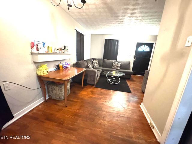 719 E Emerald Ave, Knoxville, TN 37917