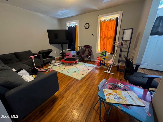 193 Livingston Avenue, Albany, NY 12210