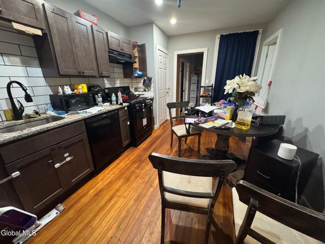 193 Livingston Avenue, Albany, NY 12210