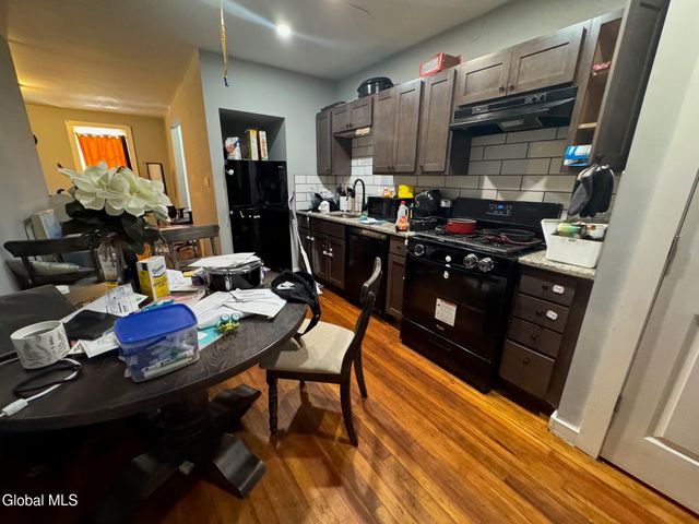 193 Livingston Avenue, Albany, NY 12210