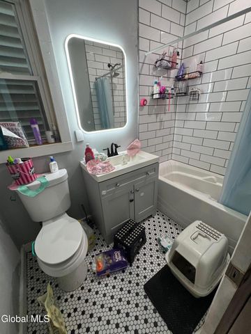 193 Livingston Avenue, Albany, NY 12210