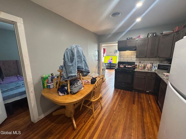 193 Livingston Avenue, Albany, NY 12210