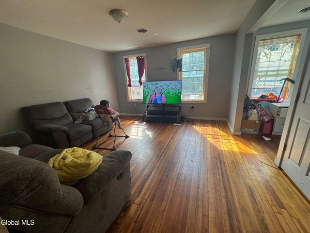 193 Livingston Avenue, Albany, NY 12210