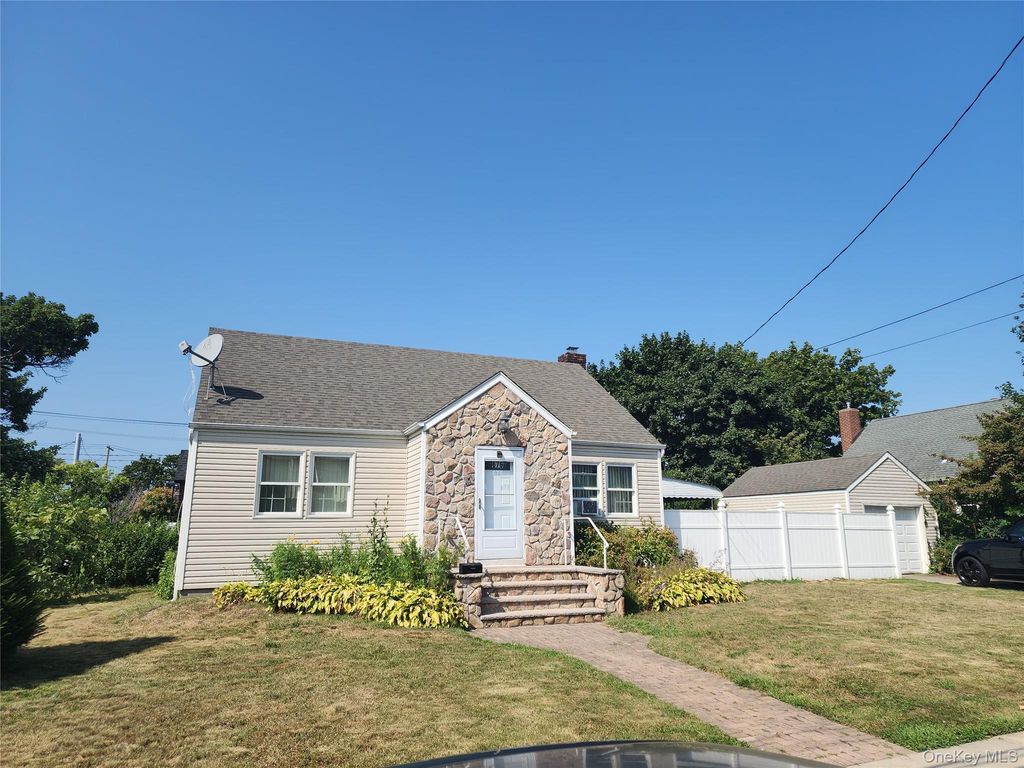 676 Sobo Avenue 676, Franklin Square, NY 11010