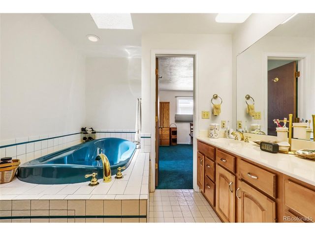 1722 S Uvalda St, Aurora, CO 80012