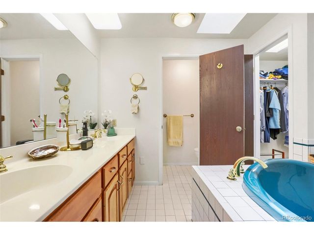 1722 S Uvalda St, Aurora, CO 80012