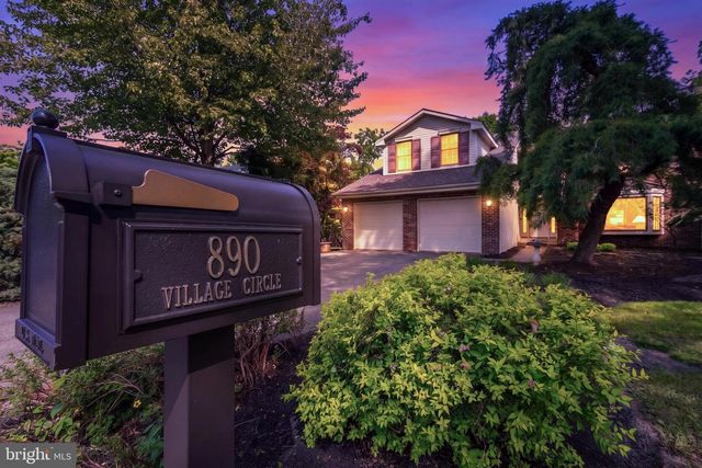 890 VILLAGE CIR, Blue Bell, PA 19422