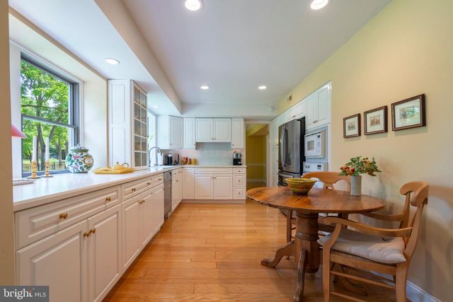 890 VILLAGE CIR, Blue Bell, PA 19422