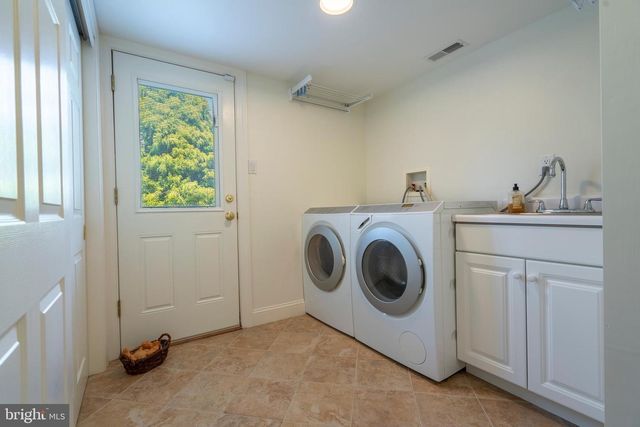890 VILLAGE CIR, Blue Bell, PA 19422