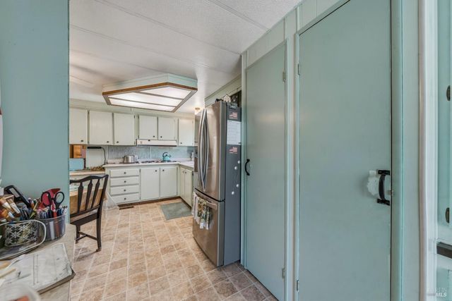 13902 Apple Ln, Clearlake Oaks, CA 95423