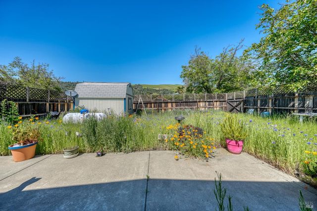 13902 Apple Ln, Clearlake Oaks, CA 95423