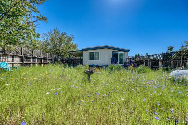 13902 Apple Ln, Clearlake Oaks, CA 95423