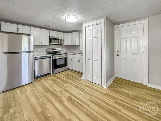 815 E Waldburg Street, Savannah, GA 31401