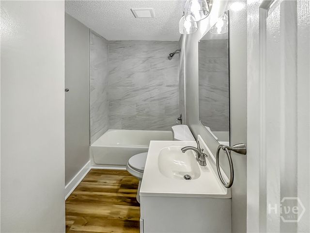 815 E Waldburg Street, Savannah, GA 31401