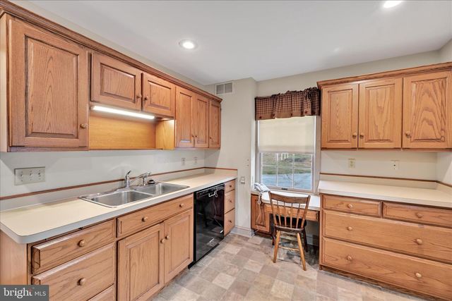 100 N GUTHRIESVILLE RD, Downingtown, PA 19335