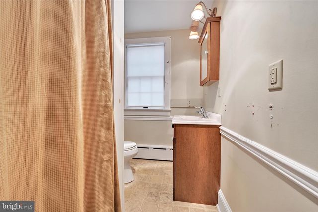 100 N GUTHRIESVILLE RD, Downingtown, PA 19335