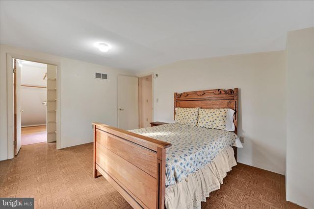 100 N GUTHRIESVILLE RD, Downingtown, PA 19335
