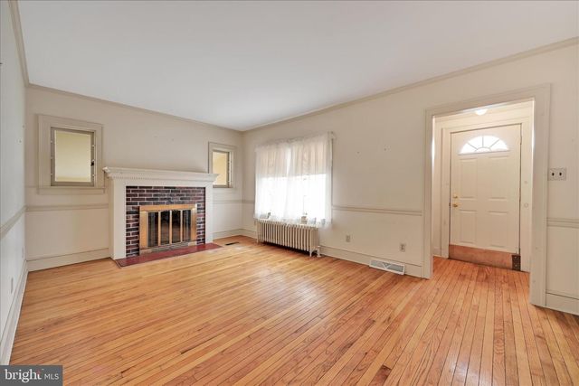 100 N GUTHRIESVILLE RD, Downingtown, PA 19335