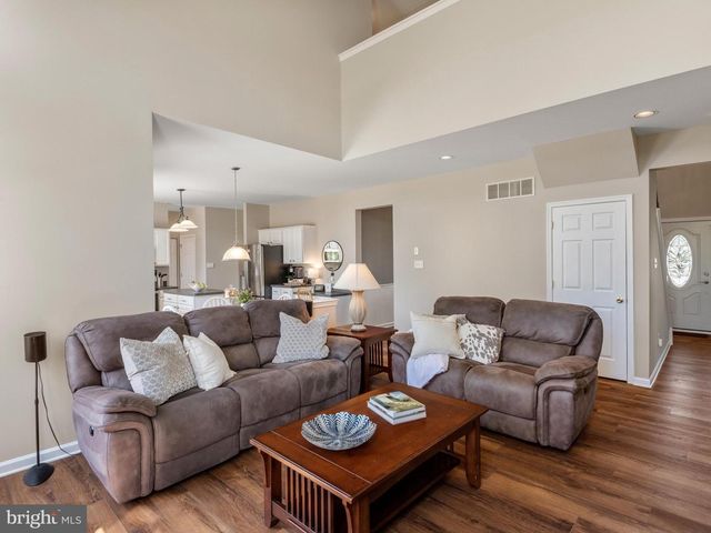 58 BUCKLEY CT, Phoenixville, PA 19460
