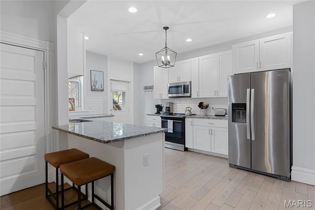 3638 Russell Boulevard, St Louis, MO 63110