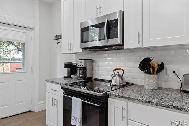 3638 Russell Boulevard, St Louis, MO 63110