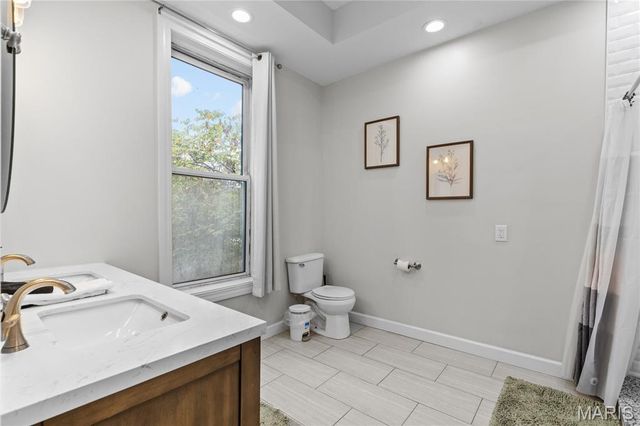 3638 Russell Boulevard, St Louis, MO 63110