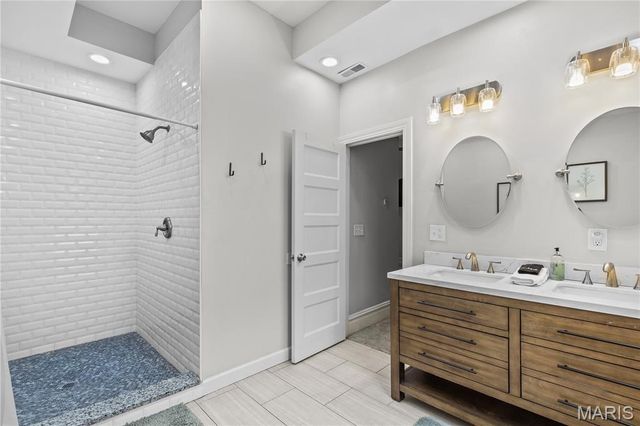 3638 Russell Boulevard, St Louis, MO 63110