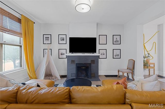 3638 Russell Boulevard, St Louis, MO 63110