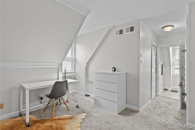 3638 Russell Boulevard, St Louis, MO 63110