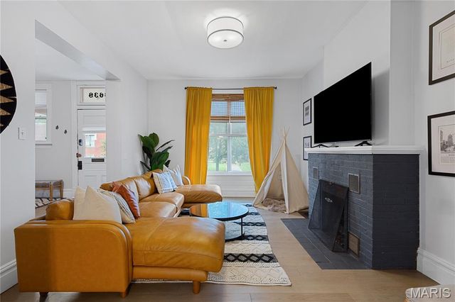 3638 Russell Boulevard, St Louis, MO 63110