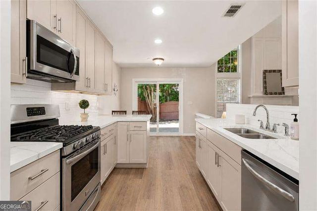 5068 Bright Hampton Drive SE, Atlanta, GA 30339