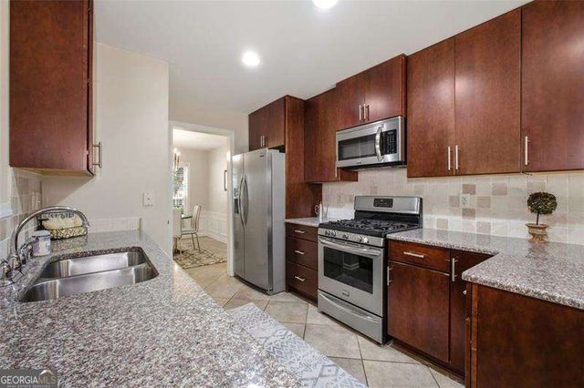 5068 Bright Hampton Drive SE, Atlanta, GA 30339