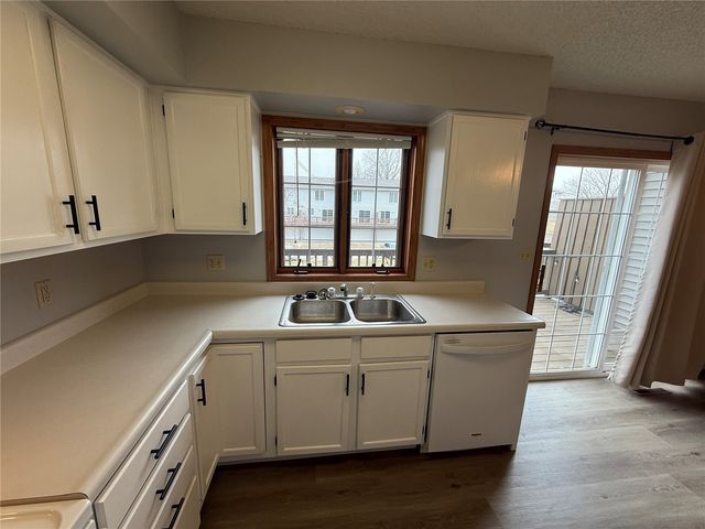 1905 Earl Road, Iowa City, IA 52246