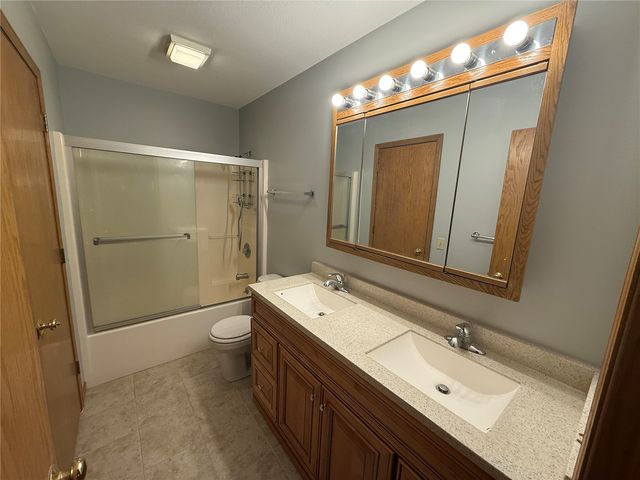 1905 Earl Road, Iowa City, IA 52246