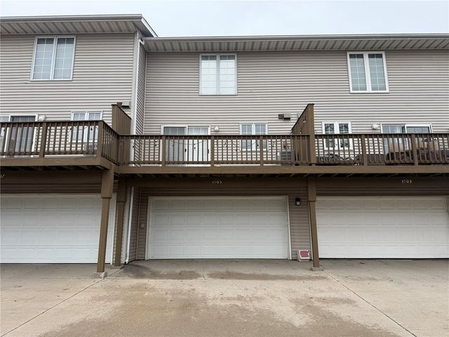 1905 Earl Road, Iowa City, IA 52246