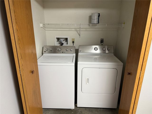 1905 Earl Road, Iowa City, IA 52246