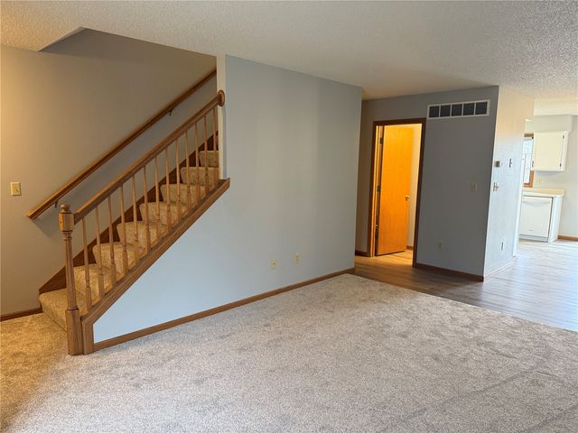 1905 Earl Road, Iowa City, IA 52246