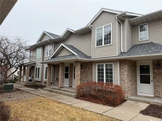 1905 Earl Road, Iowa City, IA 52246