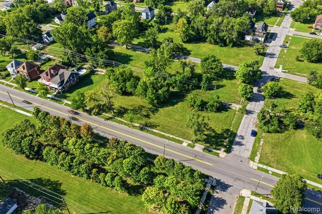 3075 Van Dyke Street, Detroit, MI 48214