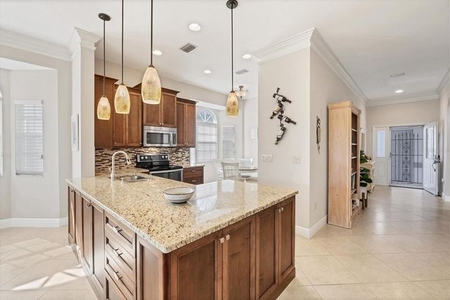 5541 E LONG COMMON COURT 28, Sarasota, FL 34235