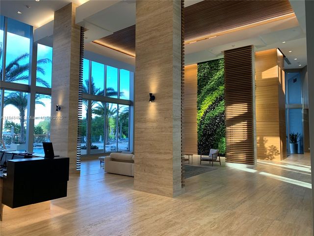 16385 Biscayne Blvd 1503, North Miami Beach, FL 33160