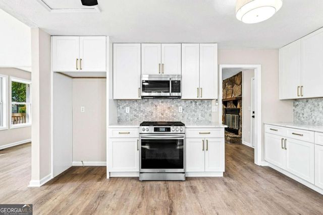 745 Cedar Creek Way, Woodstock, GA 30189