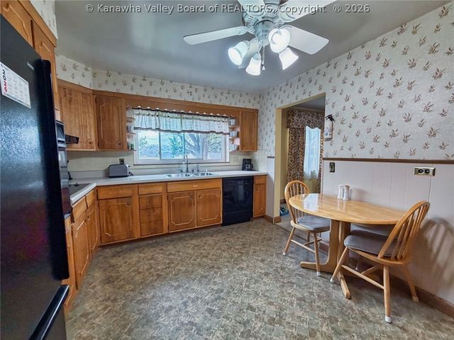 803 Maple Road, Charleston, WV 25302