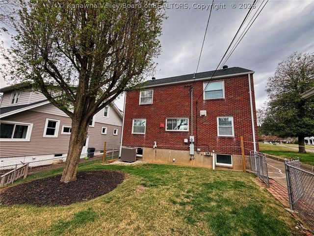 803 Maple Road, Charleston, WV 25302