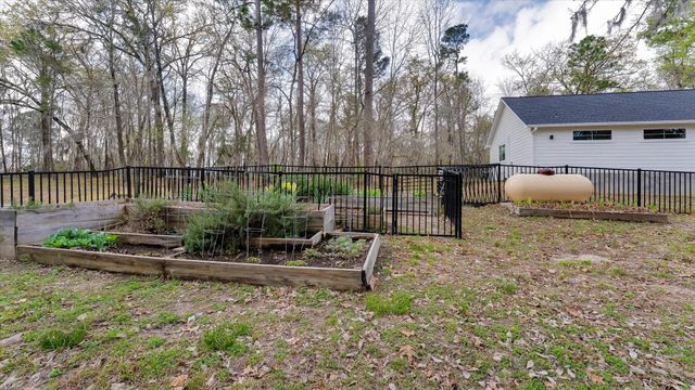 100 Lords Circle, Coldspring, TX 77331