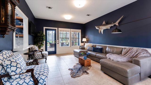 100 Lords Circle, Coldspring, TX 77331