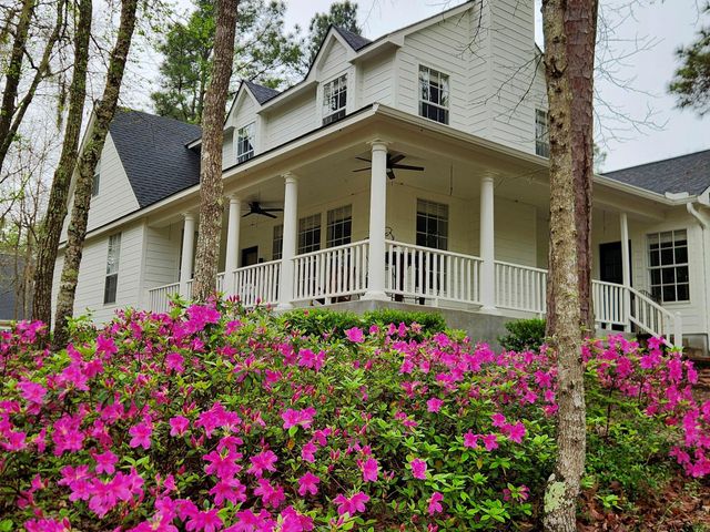 100 Lords Circle, Coldspring, TX 77331