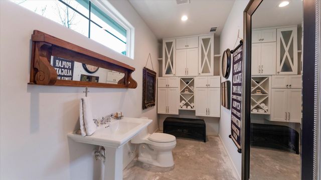 100 Lords Circle, Coldspring, TX 77331